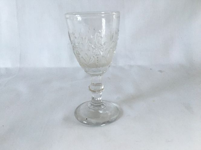 Hovedbilde Likørglass i pressglass