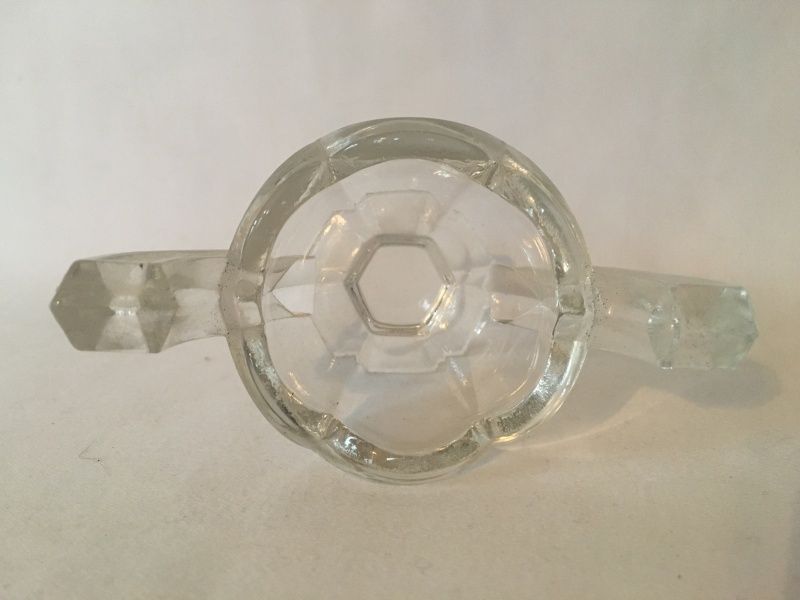 Saltkar,Pressglass med elegante hanker