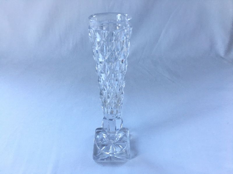 Høy, smal vase