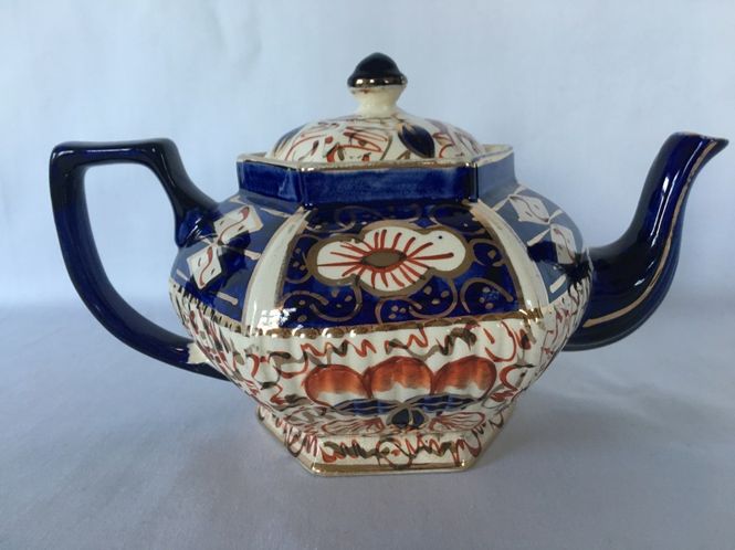 Hovedbilde Engelsk Tekanne i Imari-farger