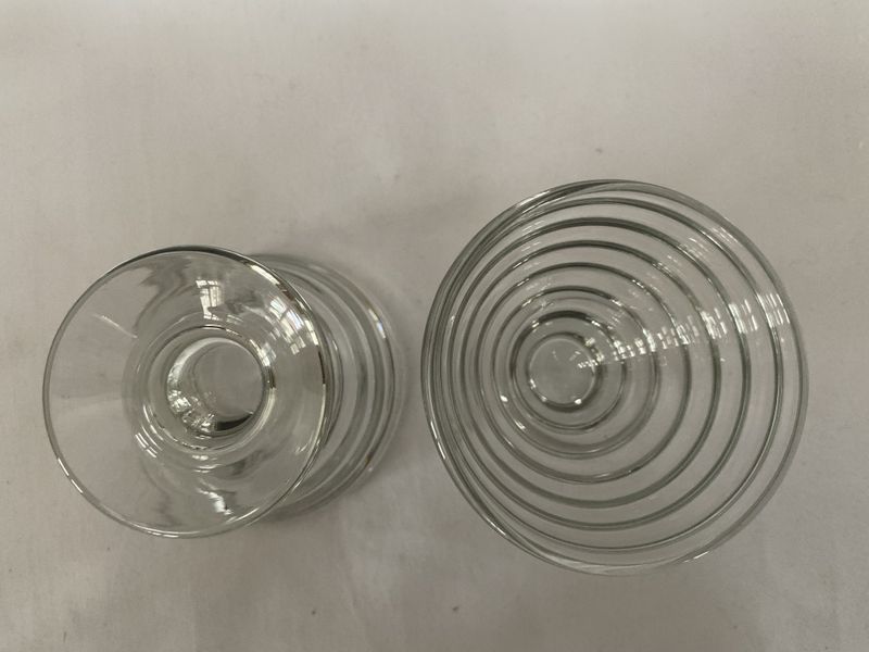 Store likørglass